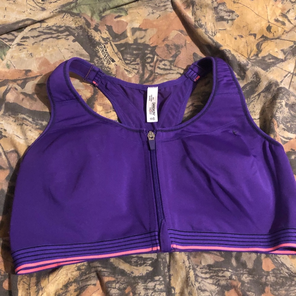 Danskin sports bra